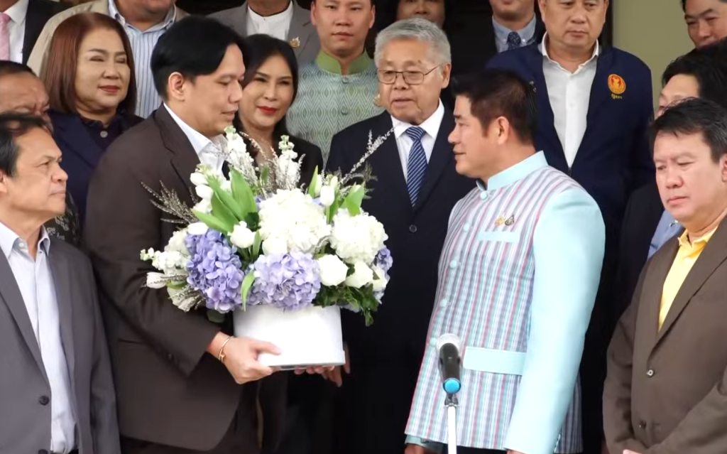 ธรรมนัส-แถลงจุดยืน-8