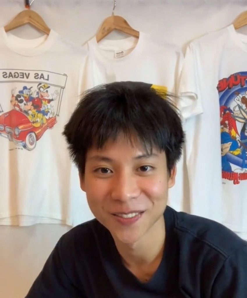 จูเนียร์ พ่อค้าขายเสื้อ